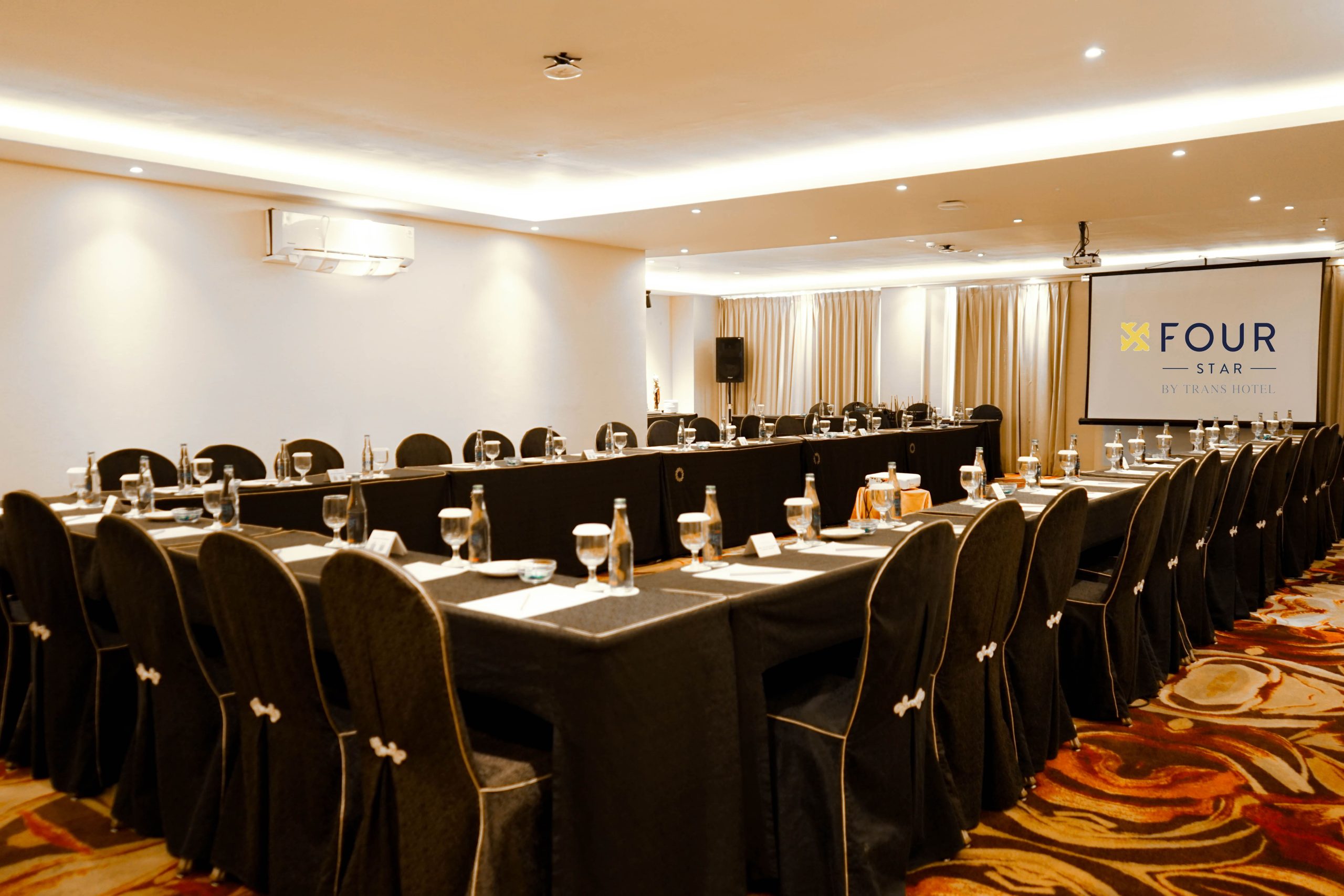 BOARDROOM photo 7