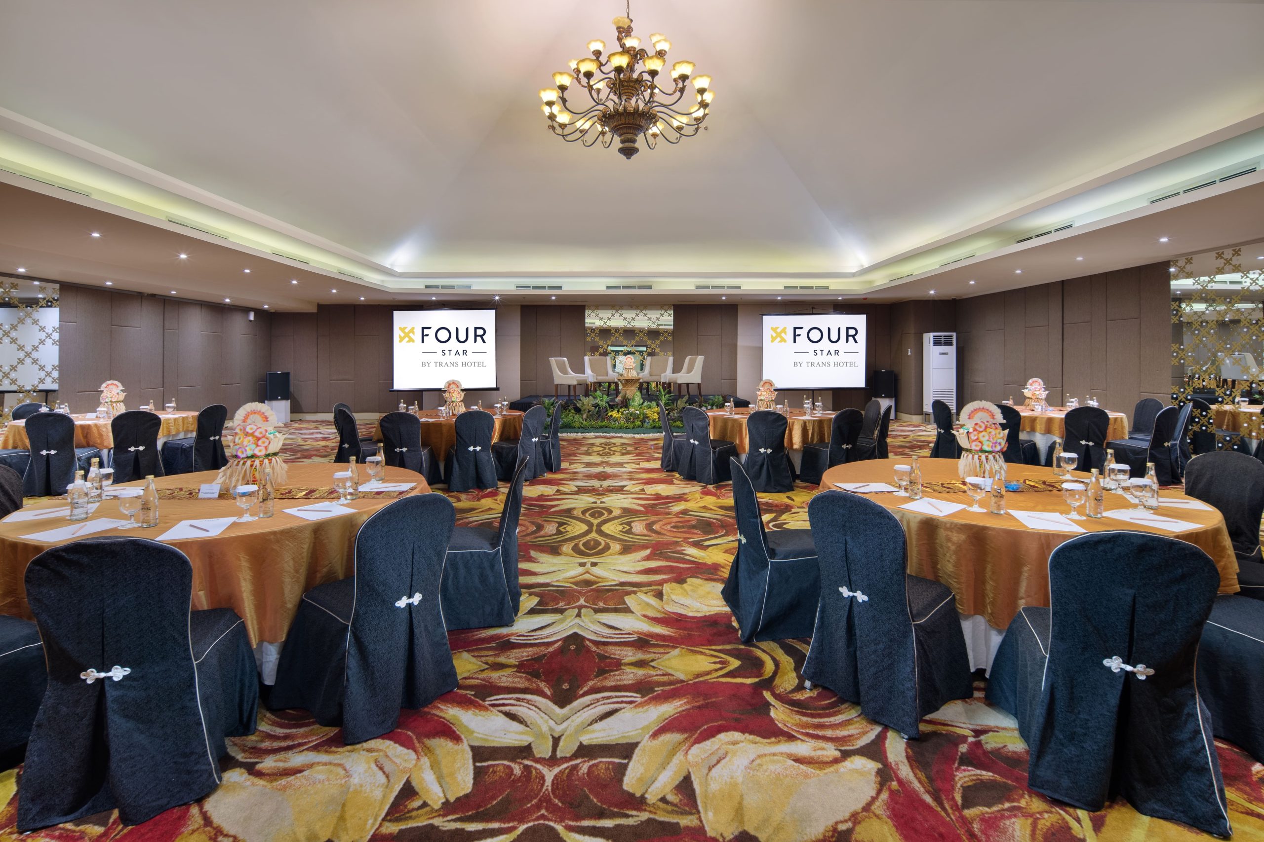 GRAND BALLROOM photo 2